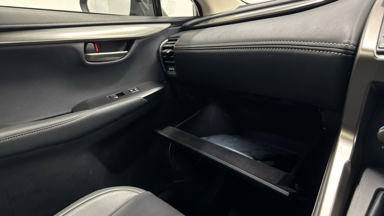 Lexus NX 300h 2.5 5dr CVT FWD [17 inch Alloy/without Nav] Hybrid Estate